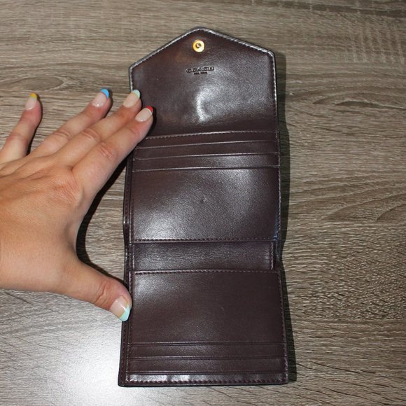 Coach | Small Leather Folded Wallet - Picture 6 of 7